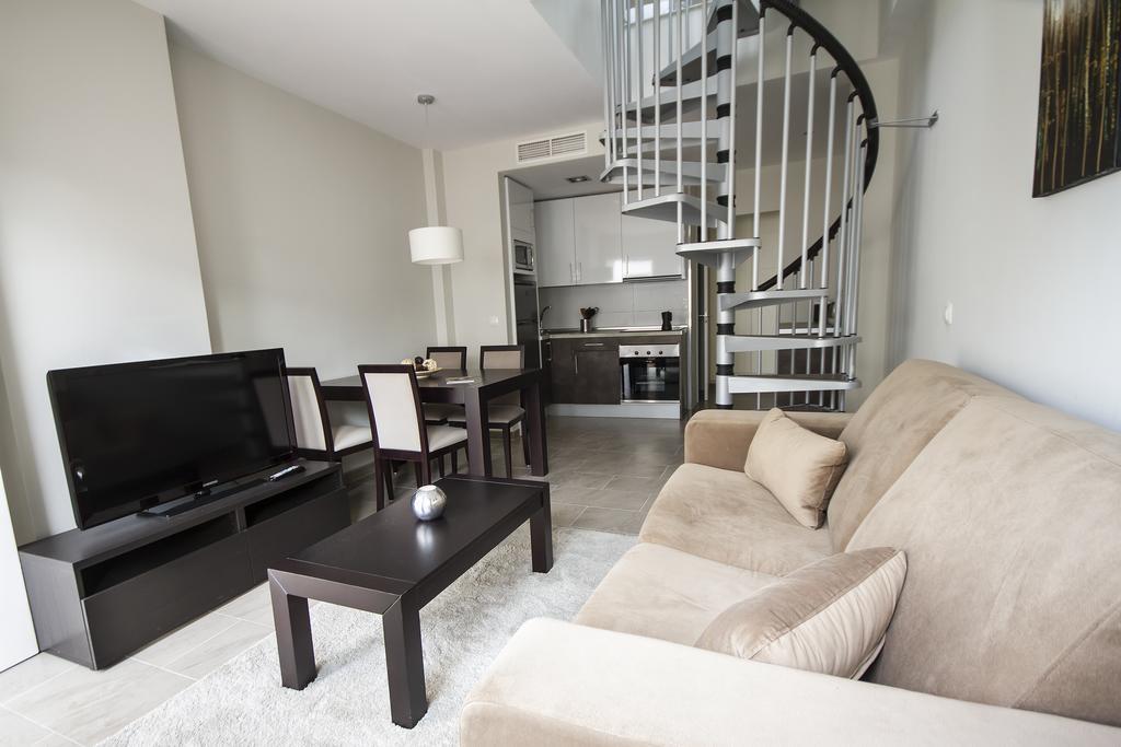 Apartamentos Pinar Malaga Centro Εξωτερικό φωτογραφία